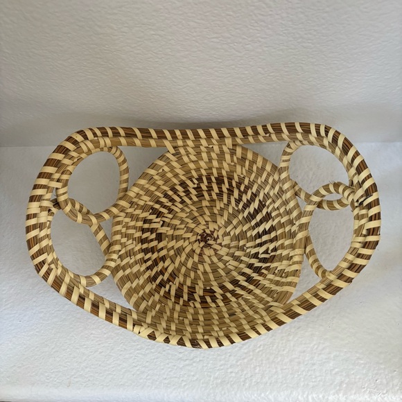 Charleston Gullah Sweetgrass Basket 12.5” x 9” Signed - Picture 3 of 5